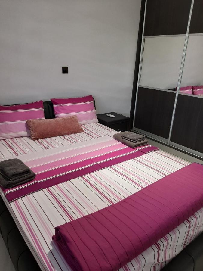 2 Bedroom Apartment-Mediterranean Type Paphos Esterno foto