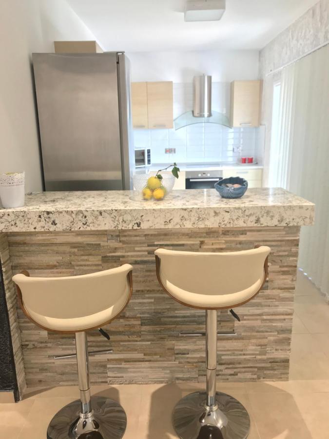 2 Bedroom Apartment-Mediterranean Type Paphos Esterno foto